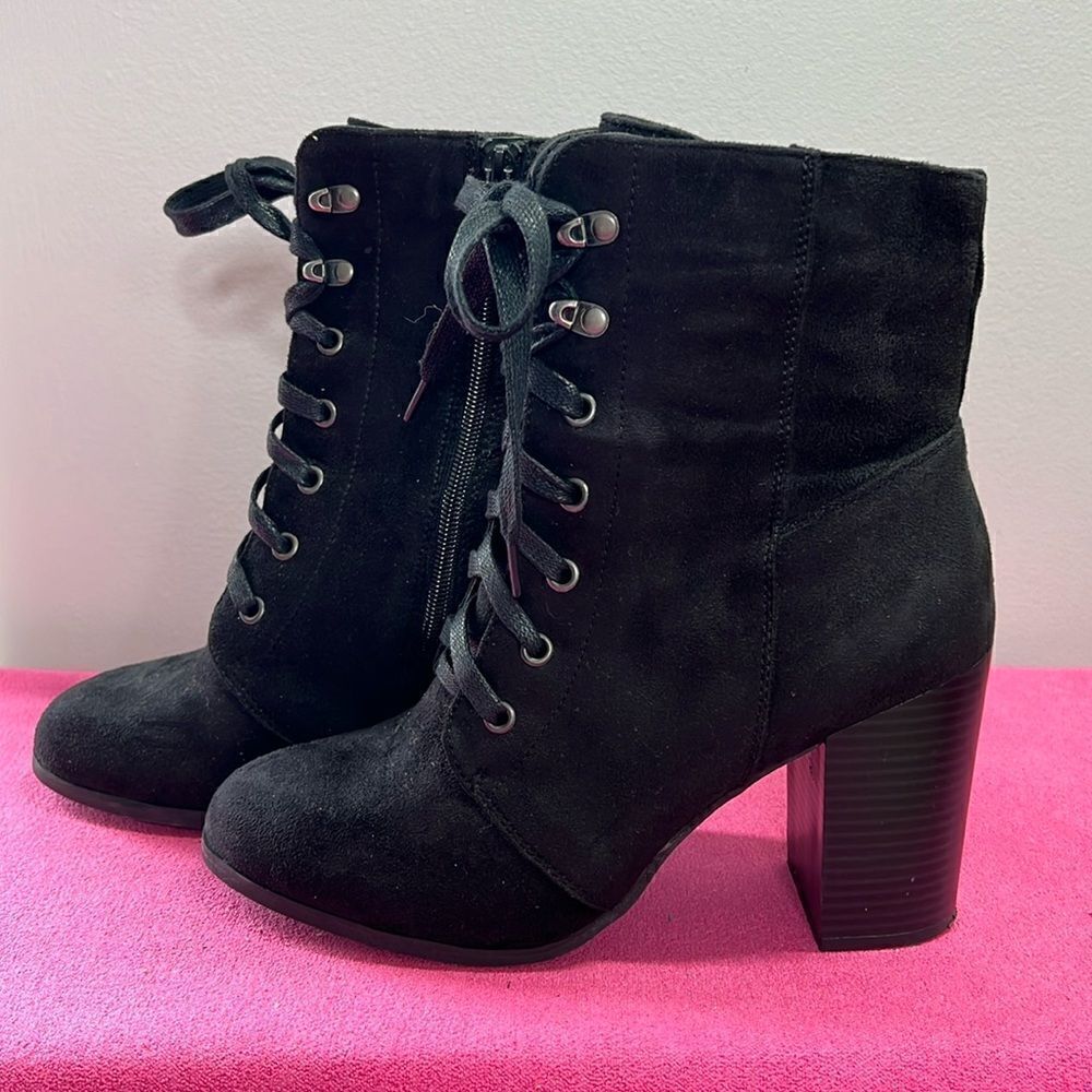 A+ Target Lace Up with Inside Zip 8.5